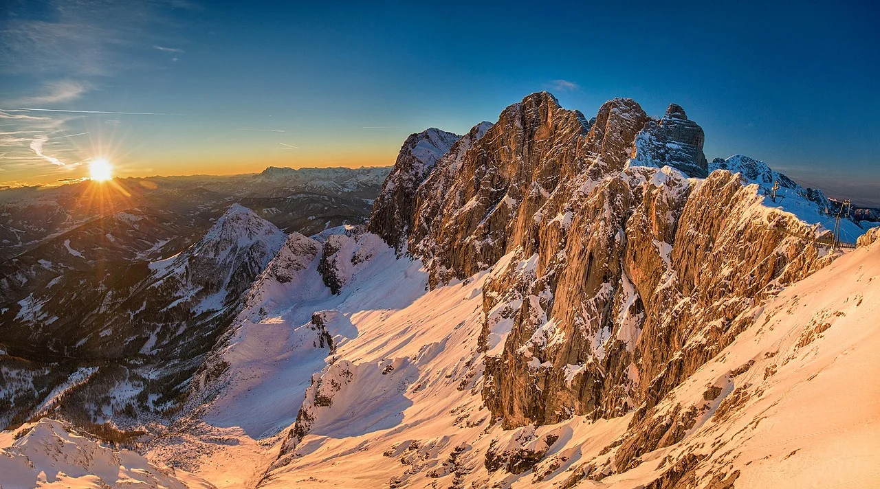 Niezapomniane rozrywki w górach: Pokoje, Noclegi i Restauracja w https://hotelsante.pl/restauracja/