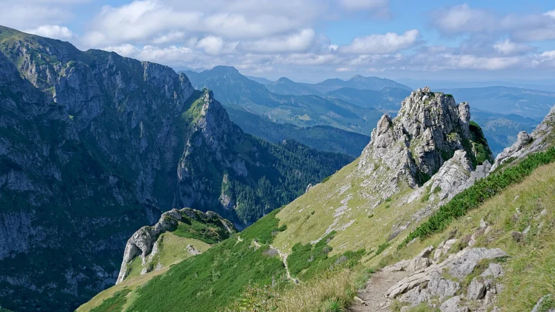 Planowanie jednodniowej wycieczki: mapa, GPS i punkty orientacyjne